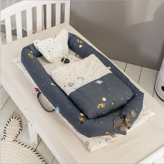 Portable Baby Crib – Cozy, Removable & Washable