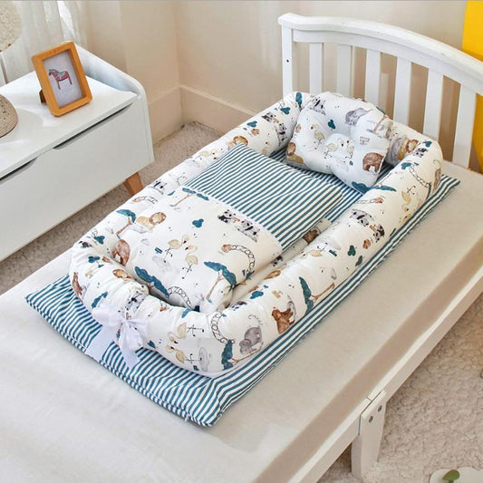 Portable Baby Crib – Cozy, Removable & Washable