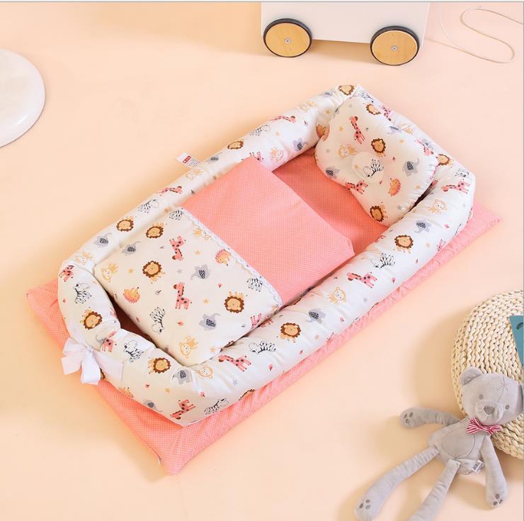 Portable Baby Crib – Cozy, Removable & Washable