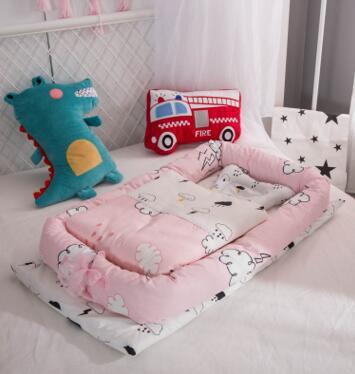 Portable Baby Crib – Cozy, Removable & Washable