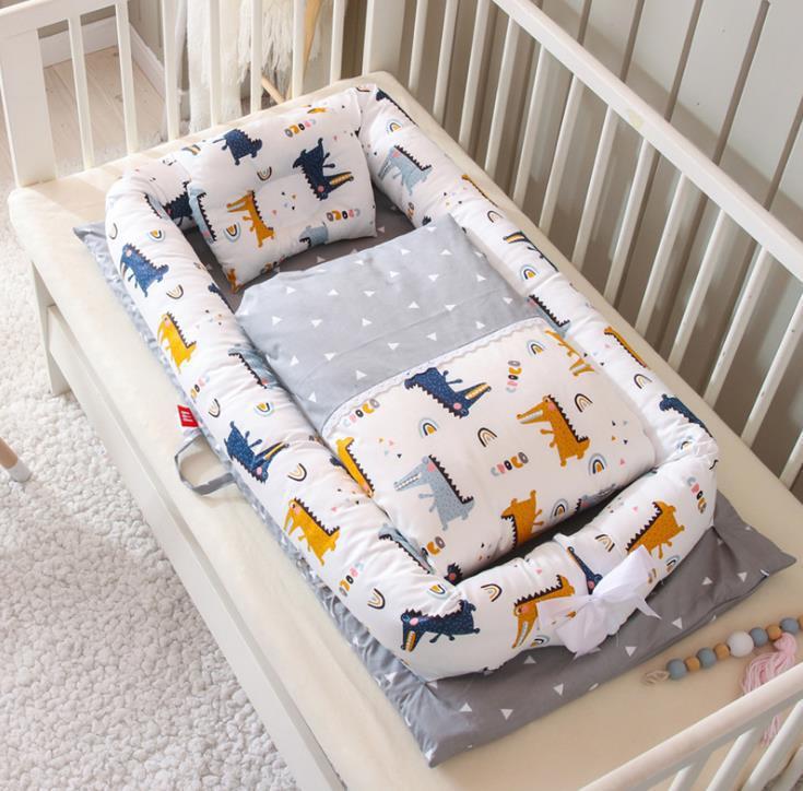 Portable Baby Crib – Cozy, Removable & Washable