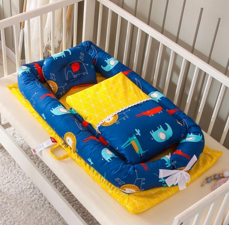 Portable Baby Crib – Cozy, Removable & Washable