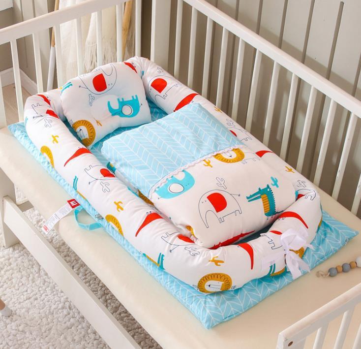 Portable Baby Crib – Cozy, Removable & Washable