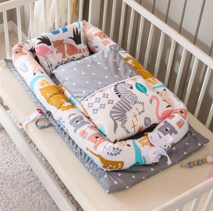 Portable Baby Crib – Cozy, Removable & Washable