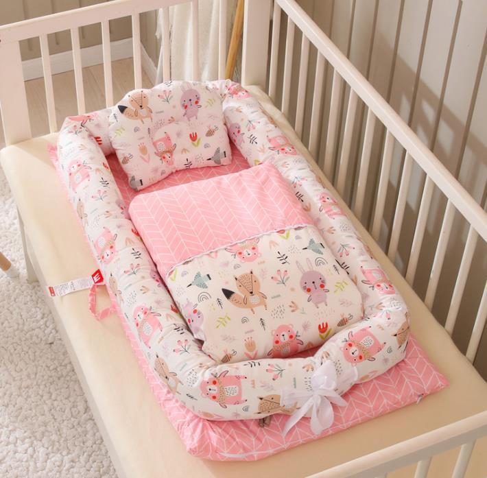 Portable Baby Crib – Cozy, Removable & Washable