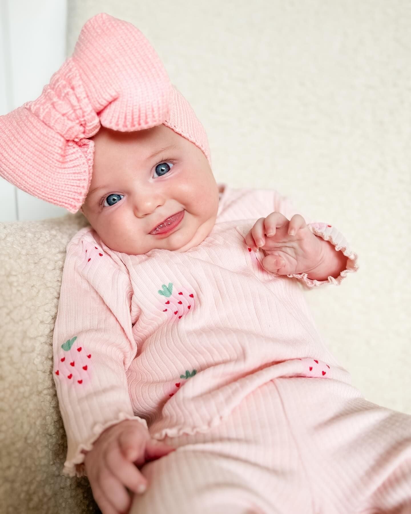 Adorable 3-Piece Baby Outfit Set – Top, Pants & Hat