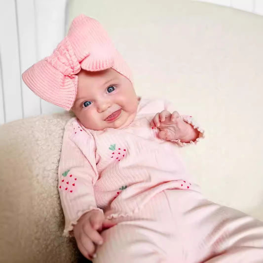 Adorable 3-Piece Baby Outfit Set – Top, Pants & Hat